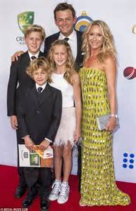 Adam Gilchrist Wife He is happily married to his high school sweetheart called Melinda n&233;e Sharpe a dietitian. . Gilly gilchrist wife